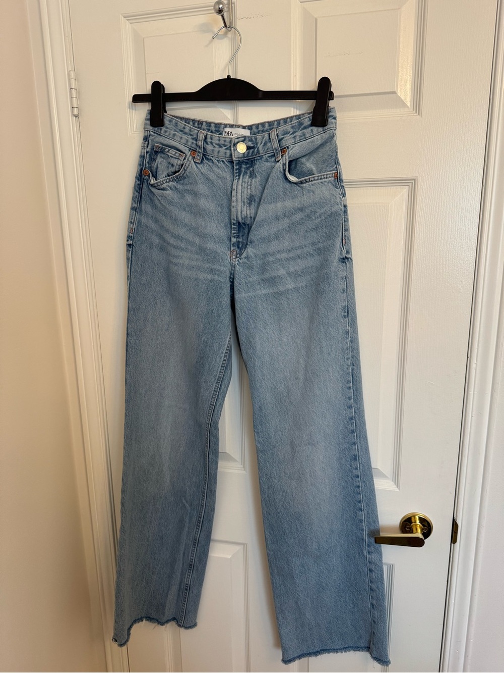 ZARA HIGHWAISTED FULL LENGTH JEANS